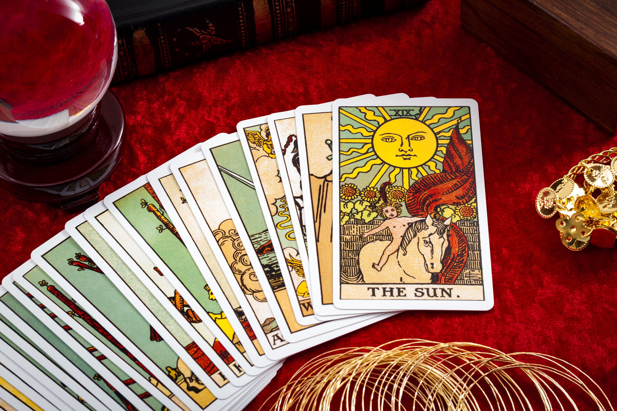 How Tarot Cards Help Us? Benefits of Tarot Reading
