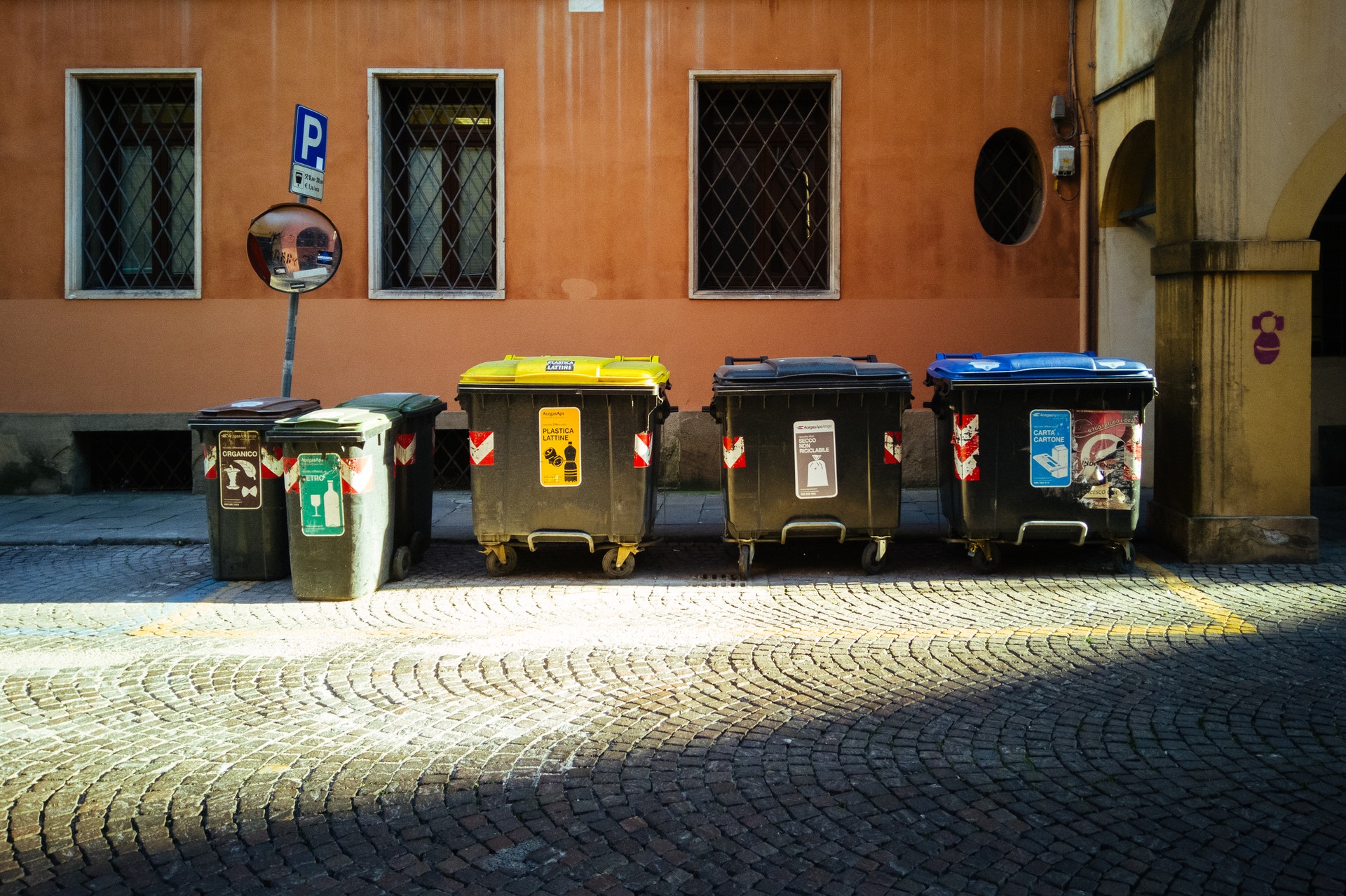 4 Times When You Need to Rent a Dumpster for Your House