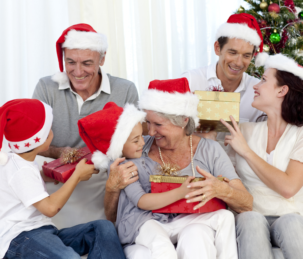 How to Host an Amazing Christmas Party for Your Family