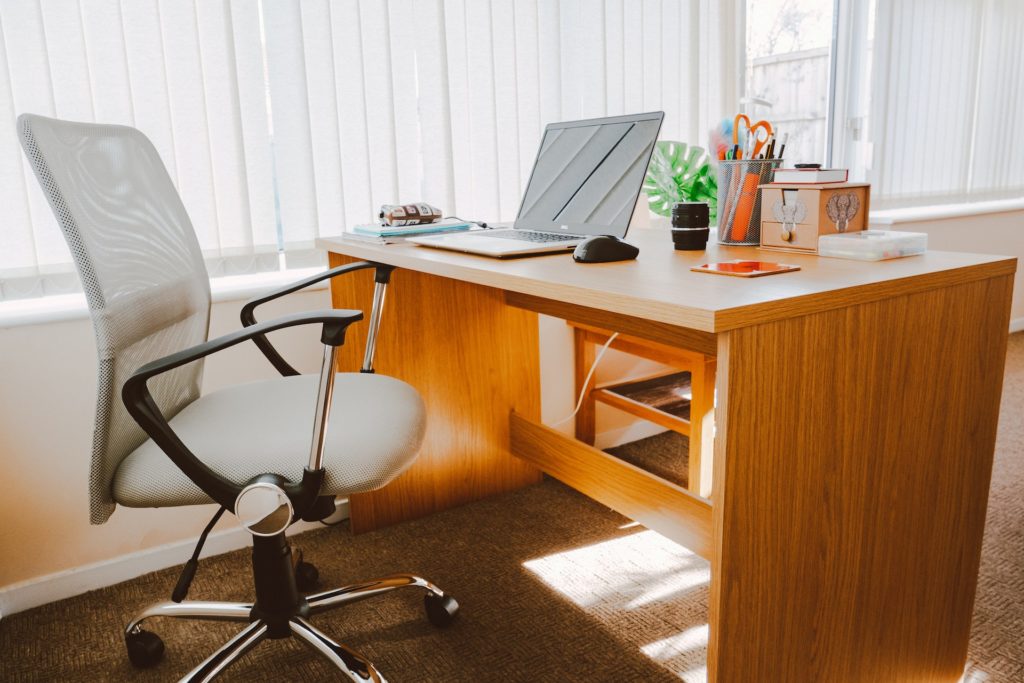 8 Simple Tips for Choosing Office Chairs That Employees Love